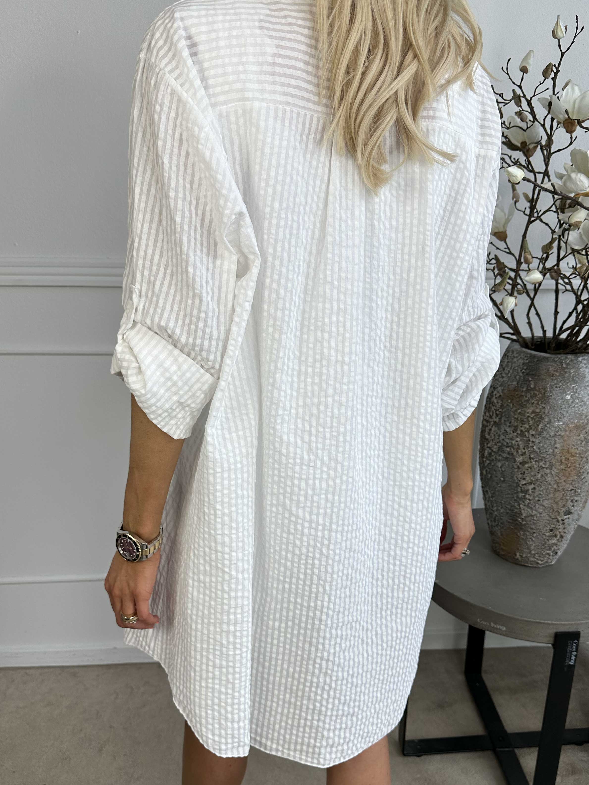 Carmina - Randig bomullsskjorta med bröstfickor